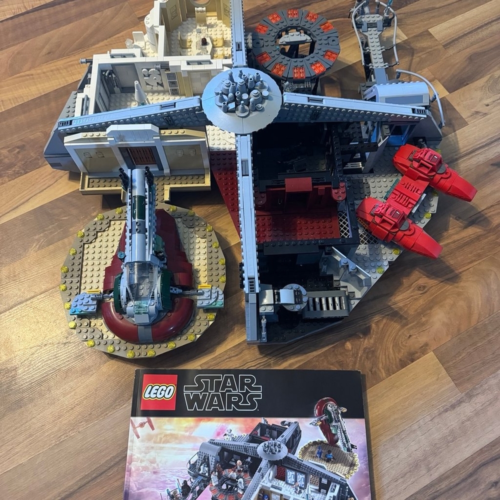 LEGO Star Wars: Betrayal at Cloud City 75222 - Picture 1 of 9